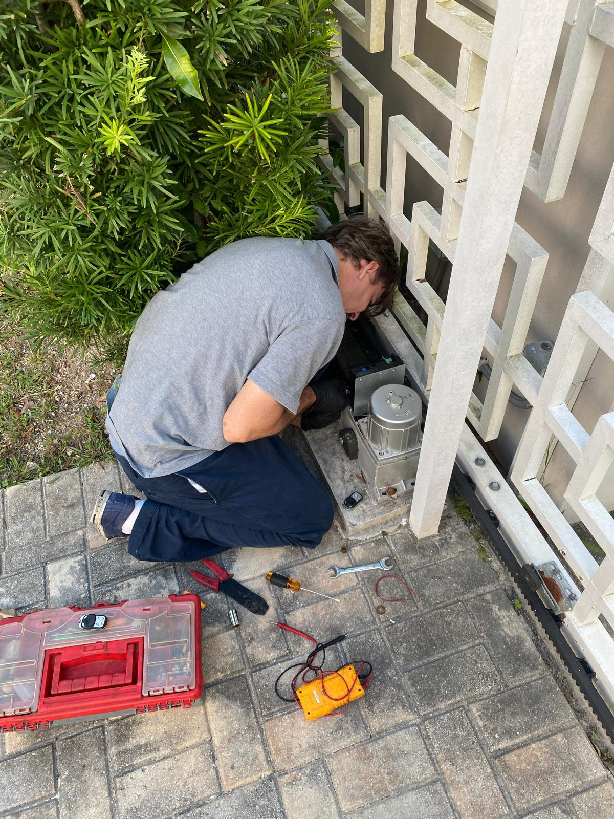 Professional gate repair and installation service